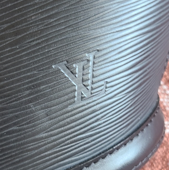 EUC vintage Louis Vuitton shoulder bag - Picture 7 of 16